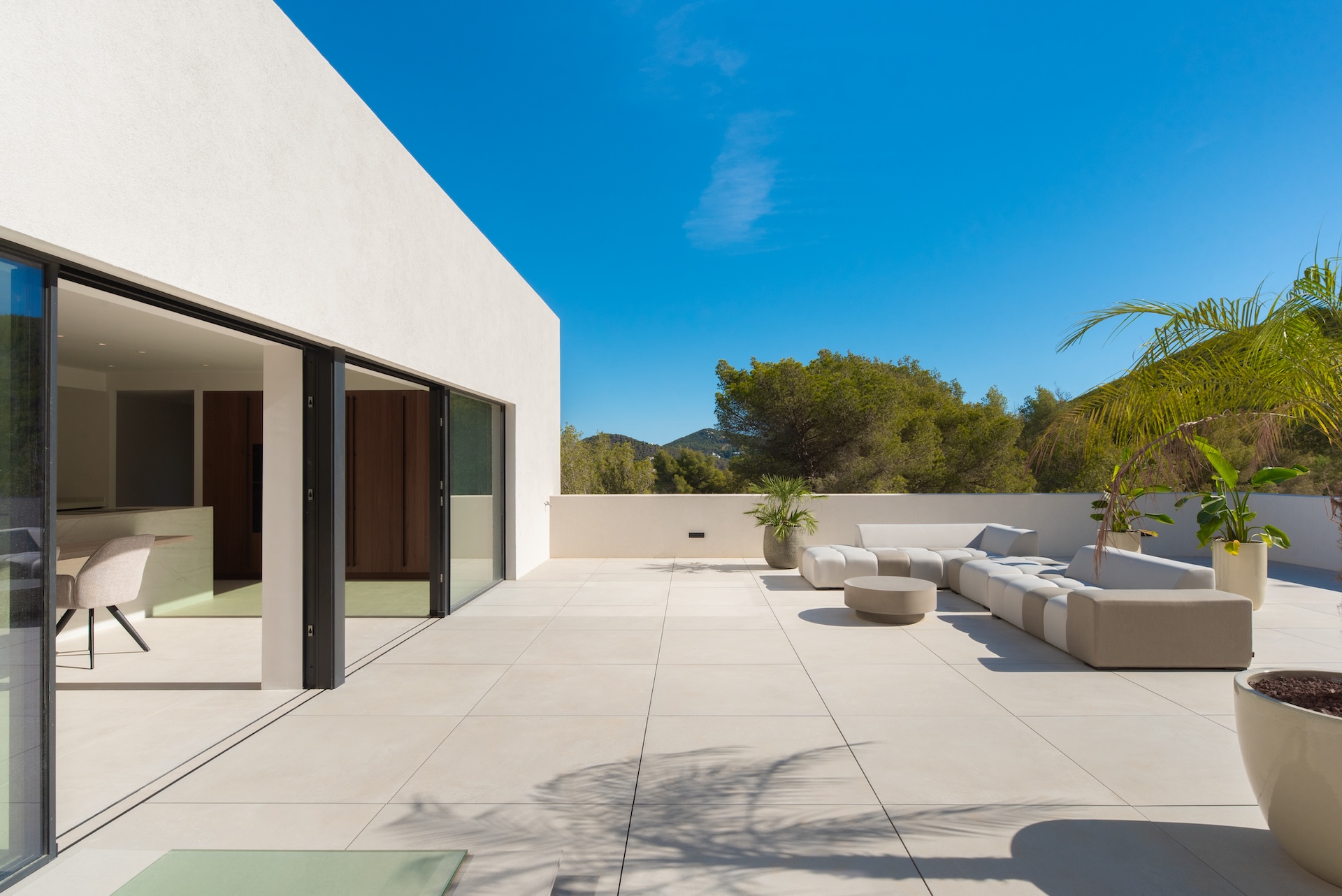 Resa Estates Ibiza villa te koop modern 1.terrace 2.jpg